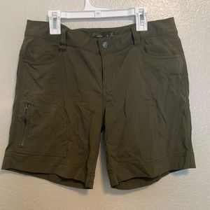PRANA mid length hiking shorts